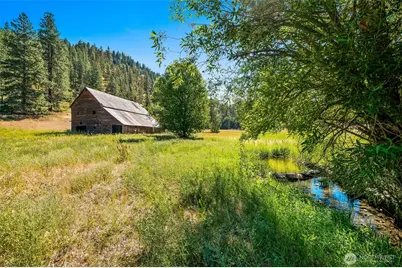 10495 Merry Canyon Road, Leavenworth, WA 98826 - Photo 2