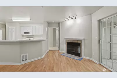 18505 SE Newport Way #B106, Issaquah, WA 98027 - Photo 10