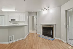 18505 SE Newport Way, Issaquah, WA 98027 - Photo 10