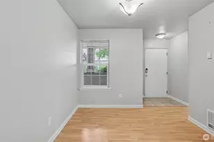 18505 SE Newport Way, Issaquah, WA 98027 - Photo 6