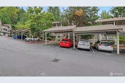 18505 SE Newport Way #B106, Issaquah, WA 98027 - Photo 2