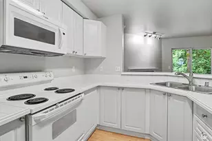 18505 SE Newport Way, Issaquah, WA 98027 - Photo 20