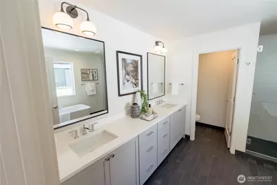 13540 39th Avenue NE #B, Seattle, WA 98125 - Photo 16