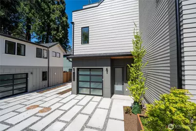13540 39th Avenue NE #B, Seattle, WA 98125 - Photo 2