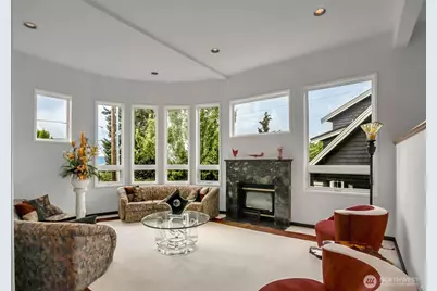 2216 70th Avenue SE, Mercer Island, WA 98040 - Photo 2