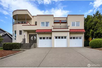 2216 70th Avenue SE, Mercer Island, WA 98040 - Photo 1