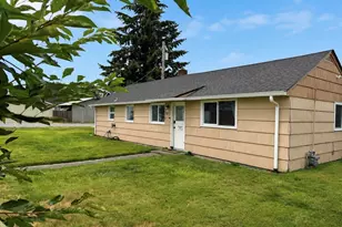 805 1/2 4th Ave SW, Puyallup, WA 98371 - Photo 1