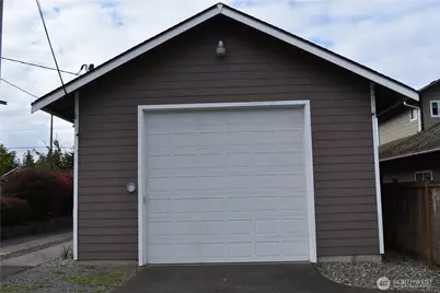 1806 4th Avenue E, Olympia, WA 98506 - Photo 2