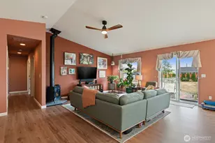 1929 Elhardt St, Camano Island, WA 98282 - Photo 10