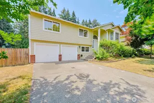 10728 211th Ave Ct E, Bonney Lake, WA 98391 - Photo 2