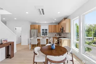 5716 NE 65th St, Seattle, WA 98115 - Photo 8