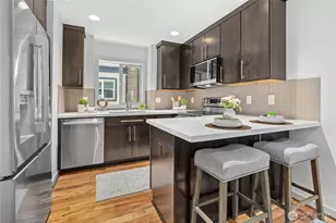 9615 Roosevelt Way NE, Seattle, WA 98115 - Photo 8