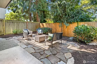 9615 Roosevelt Way NE #A, Seattle, WA 98115 - Photo 30
