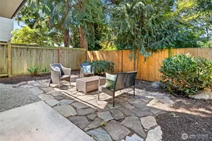 9615 Roosevelt Way NE, Seattle, WA 98115 - Photo 30