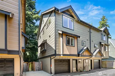 9615 Roosevelt Way NE #A, Seattle, WA 98115 - Photo 2