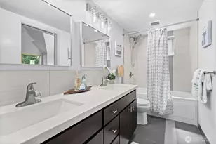 9615 Roosevelt Way NE, Seattle, WA 98115 - Photo 18