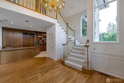 9701 SE 5th St, Bellevue, WA 98004 - Photo 6