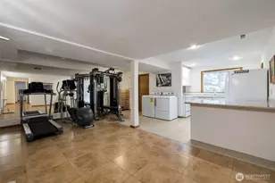 9701 SE 5th St, Bellevue, WA 98004 - Photo 30
