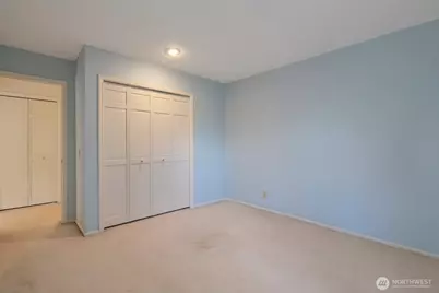 9701 SE 5th St, Bellevue, WA 98004 - Photo 22
