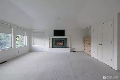 9701 SE 5th St, Bellevue, WA 98004 - Photo 18