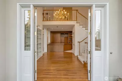 9701 SE 5th St, Bellevue, WA 98004 - Photo 4