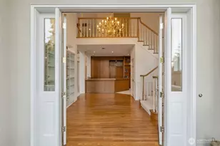 9701 SE 5th St, Bellevue, WA 98004 - Photo 4
