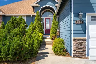 130 W Crescent Harbor Rd, Oak Harbor, WA 98277 - Photo 2