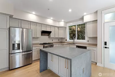 11899 SE 4th Place #603, Bellevue, WA 98005 - Photo 8