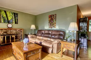 11826 NE Manzanita Ln, Bainbridge Island, WA 98110 - Photo 4
