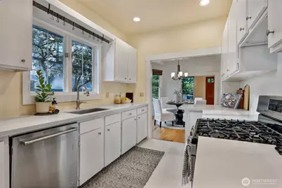 1636 N 54th Street, Seattle, WA 98103 - Photo 8