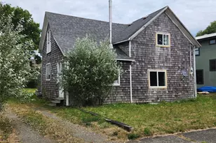 610 Lake St SE, Ilwaco, WA 98624 - Photo 1