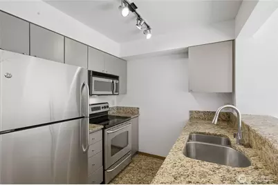 1125 E Olive Street #604, Seattle, WA 98122 - Photo 8