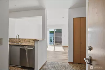 1125 E Olive Street #604, Seattle, WA 98122 - Photo 6