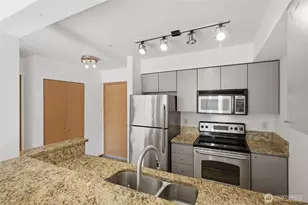 1125 E Olive St, Seattle, WA 98122 - Photo 10