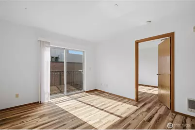 1125 E Olive Street #604, Seattle, WA 98122 - Photo 18