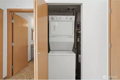 1125 E Olive Street #604, Seattle, WA 98122 - Photo 24