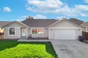 219 E Pinyon Ct, Moses Lake, WA 98837 - Photo 2
