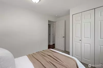 15611 SE 24th Street, Bellevue, WA 98008 - Photo 32