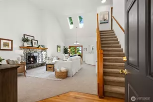 10109 NE Knight Rd, Bainbridge Island, WA 98110 - Photo 4