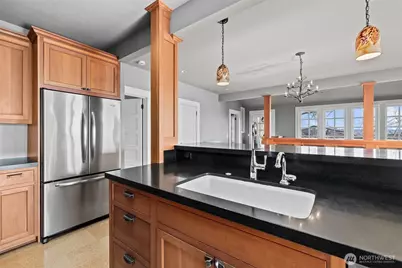 604 W Kinnear Place, Seattle, WA 98119 - Photo 14