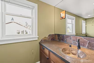 604 W Kinnear Place, Seattle, WA 98119 - Photo 18
