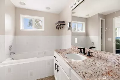5055 Honeymoon Bay Road, Freeland, WA 98249 - Photo 18
