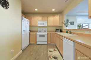 18711 10th Ave SE, Bothell, WA 98012 - Photo 8
