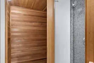 1301 Spring St, Seattle, WA 98104 - Photo 16