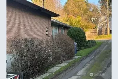 7420 Rainier Avenue S, Seattle, WA 98118 - Photo 2
