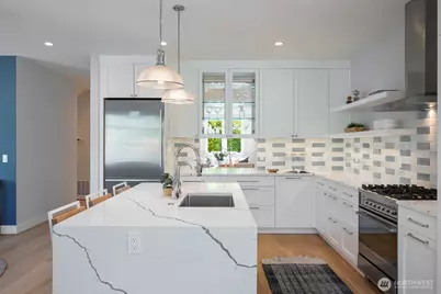 2910 9th Avenue W, Seattle, WA 98119 - Photo 14