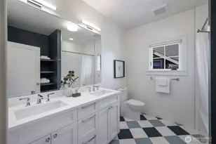2910 9th Ave W, Seattle, WA 98119 - Photo 30