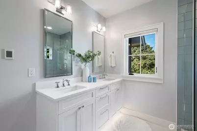 2910 9th Avenue W, Seattle, WA 98119 - Photo 26