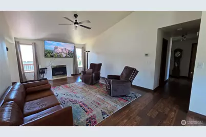 128 Berggren Road N, Eatonville, WA 98328 - Photo 4