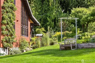 6017 Rose Loop NE, Bainbridge Island, WA 98110 - Photo 36